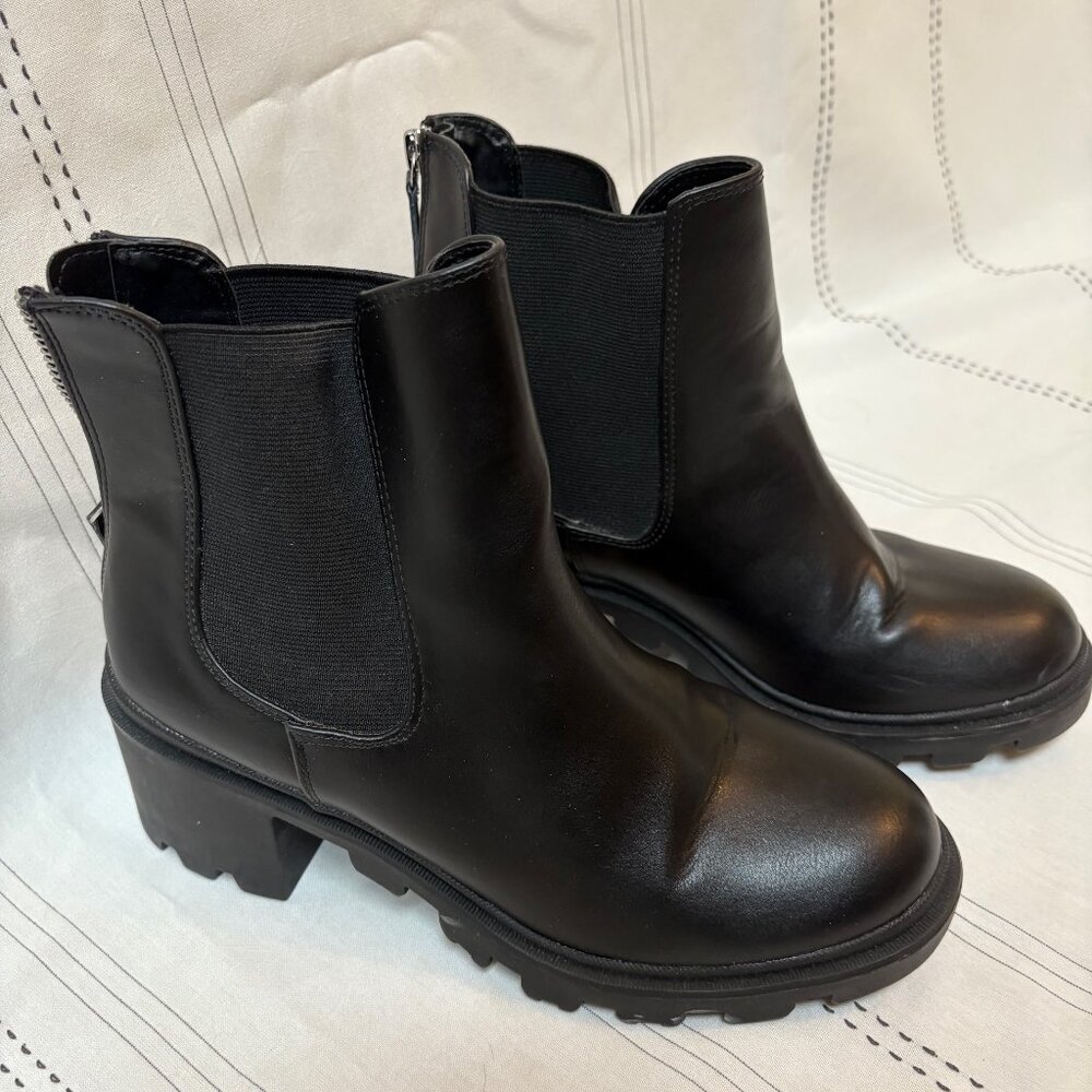 DOLCE VITA Women's Lug Sole Chelsea Booties - Size 8 1/2